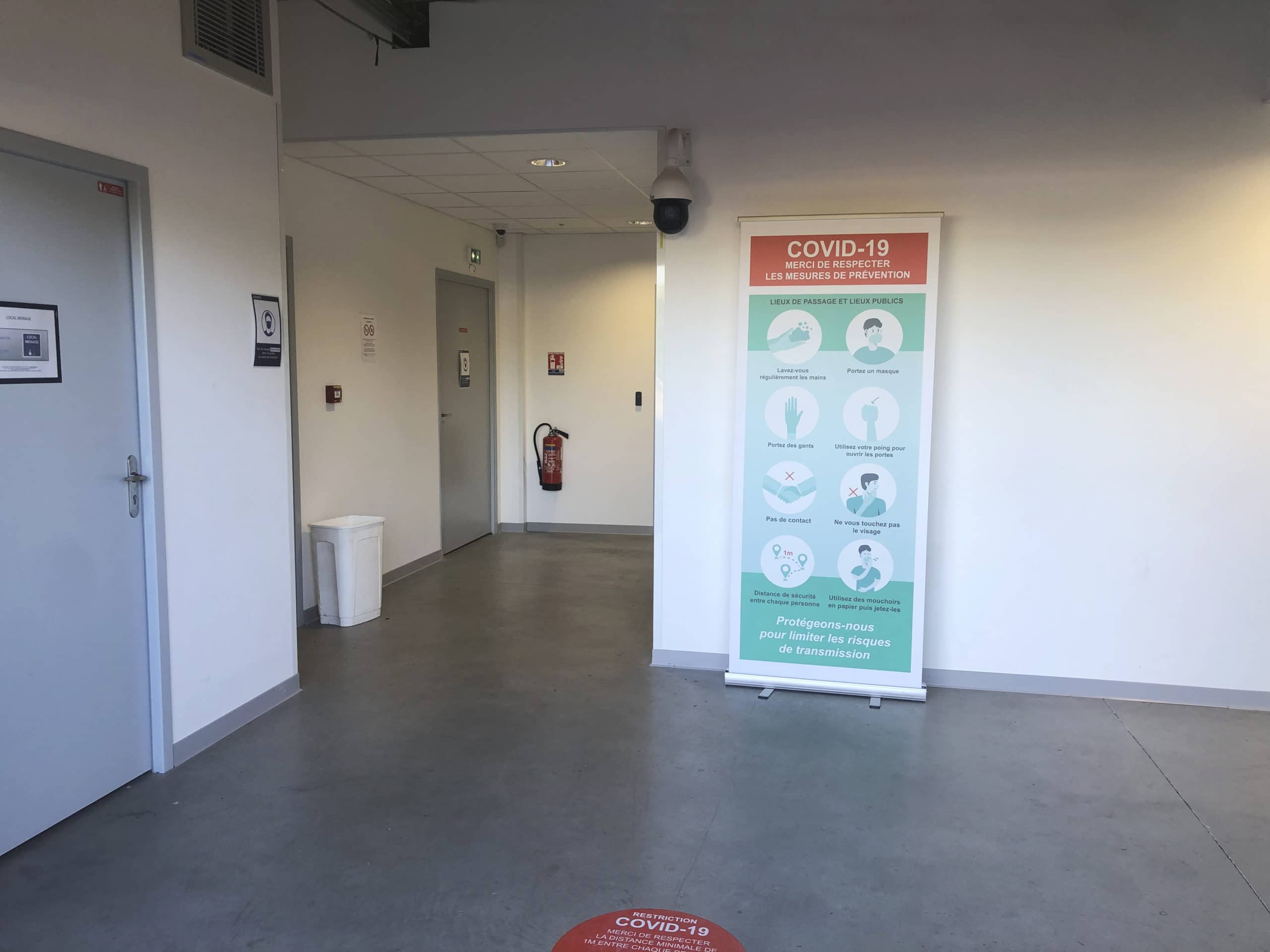 Salle de formation sur Toulouse affiche mesures sanitaire